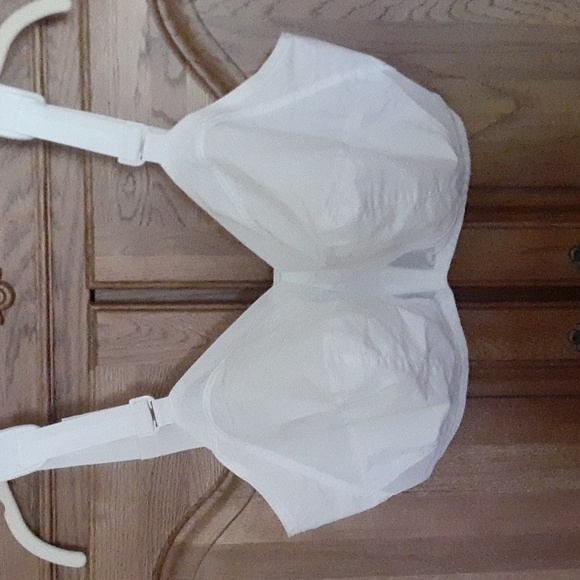 Exquisite Form bra - Picture 7 of 8